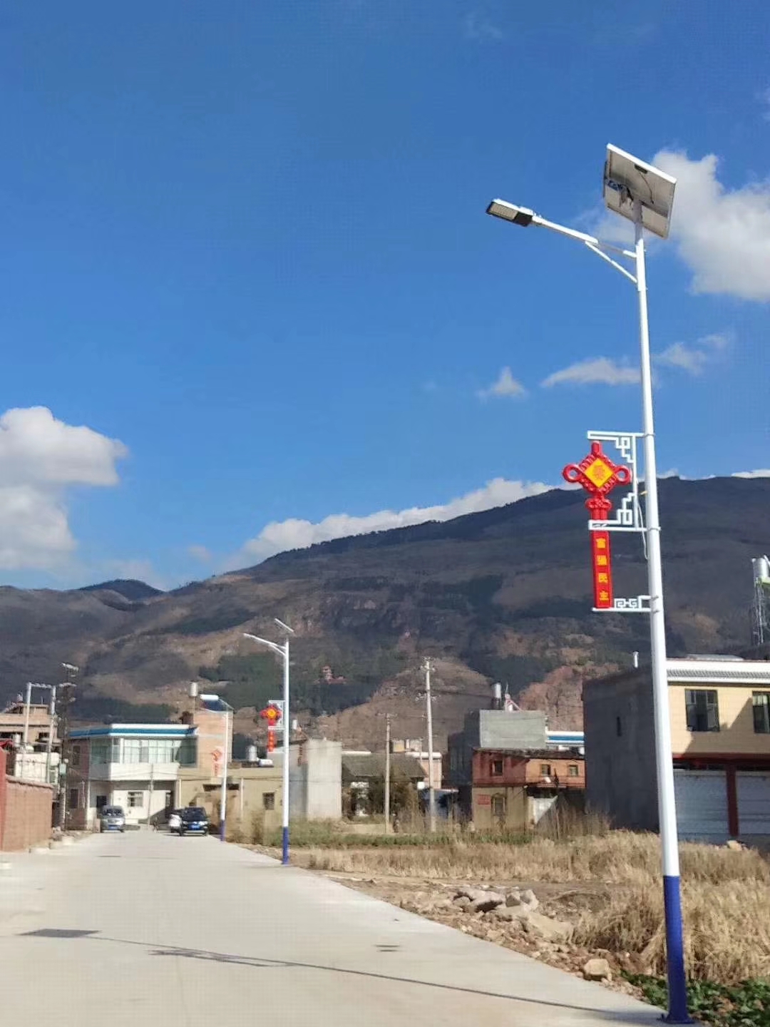 光控自適應，時控準無誤，遙控更便捷——太陽能路燈的智能內核