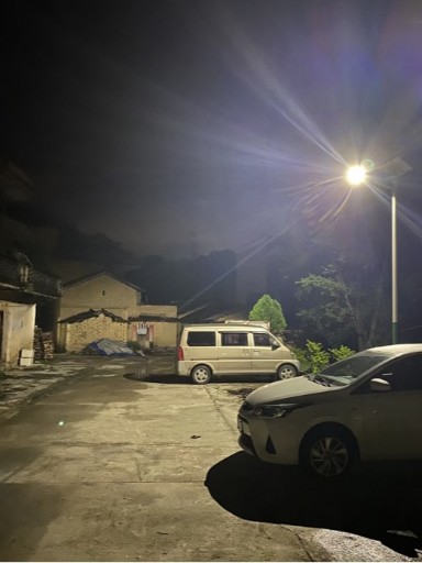 江西省贛州市全南縣龍下鄉(xiāng)上湖村一盞盞太陽能路燈亮起