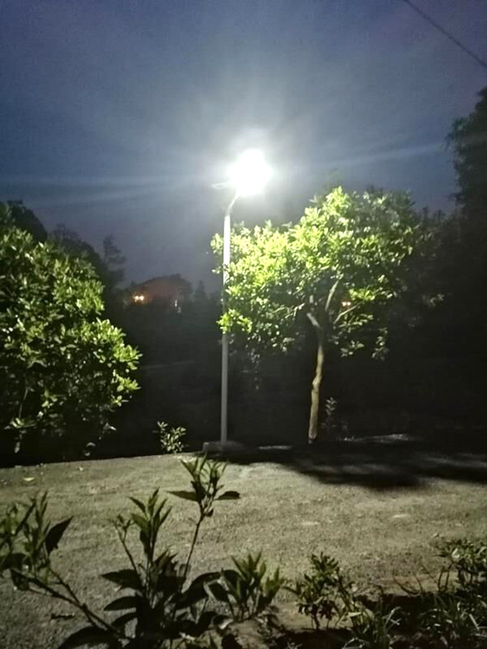太陽能路燈300W_重慶太陽能路燈_太陽能路燈生產廠家