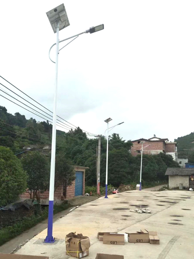 浸泡塆村：170盞新農(nóng)村太陽能路燈 點亮鄉(xiāng)村小康生活路