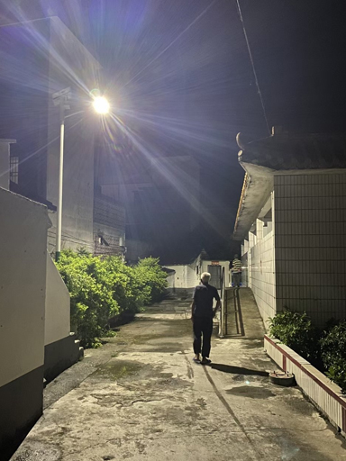 太陽能路燈照亮湖南湘西保靖鄉村新生活